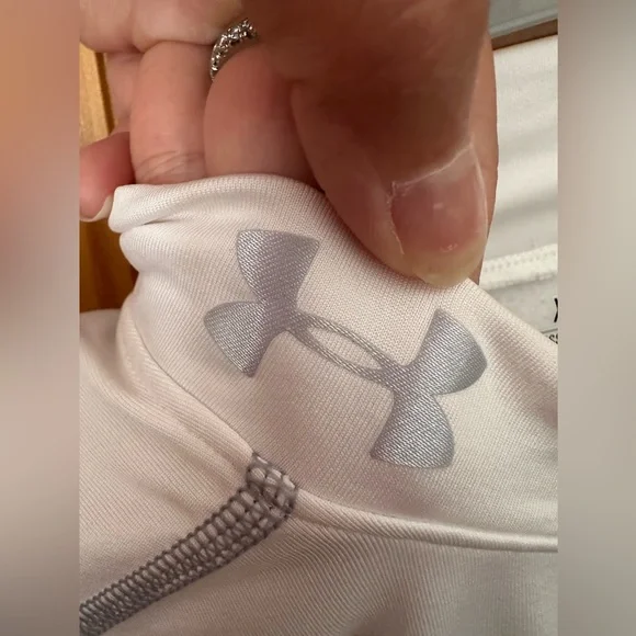 Under Armour White and Gray Performance Top - Picture 2 of 7